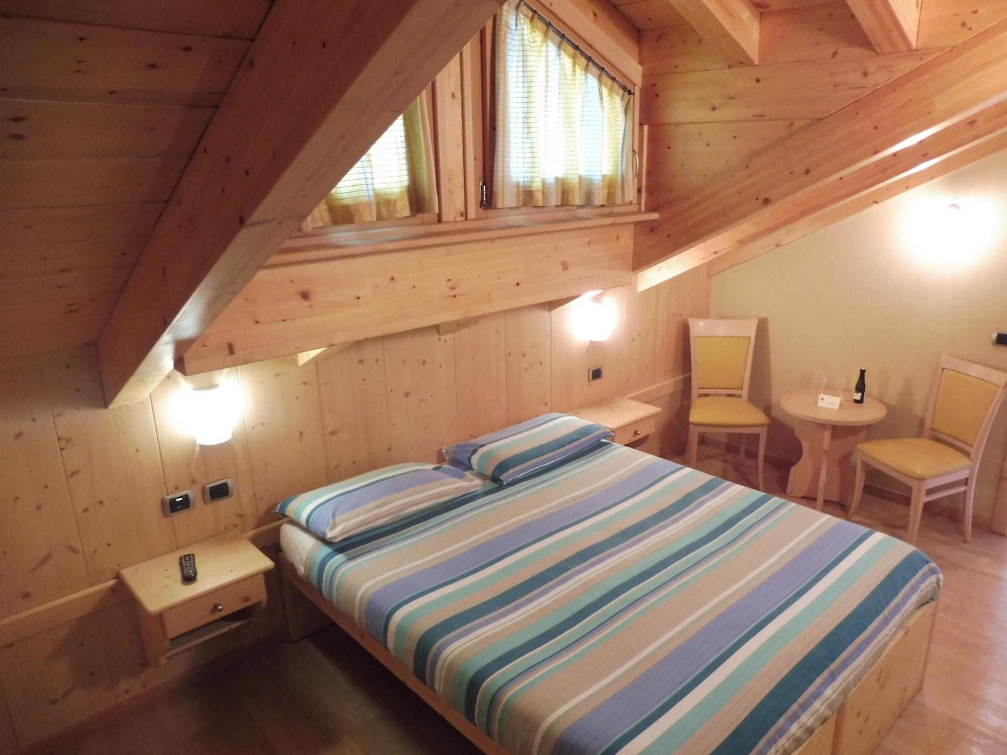Double or Twin Room Attic